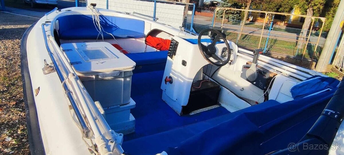 Motorový čln ANGELO MOLINARI 410 s motorom YAMAHA F25 + prív - 6