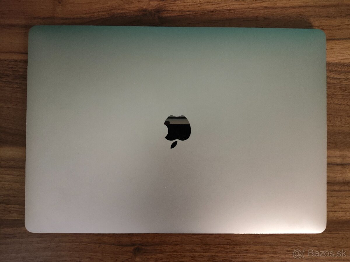 MacBook Pro 15 2017 | i7 • 16GB • 256GB SSD - 6