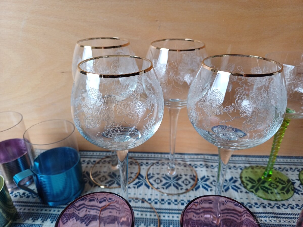 Socialisticke pohare, keramika a mosadzne predmety - 6