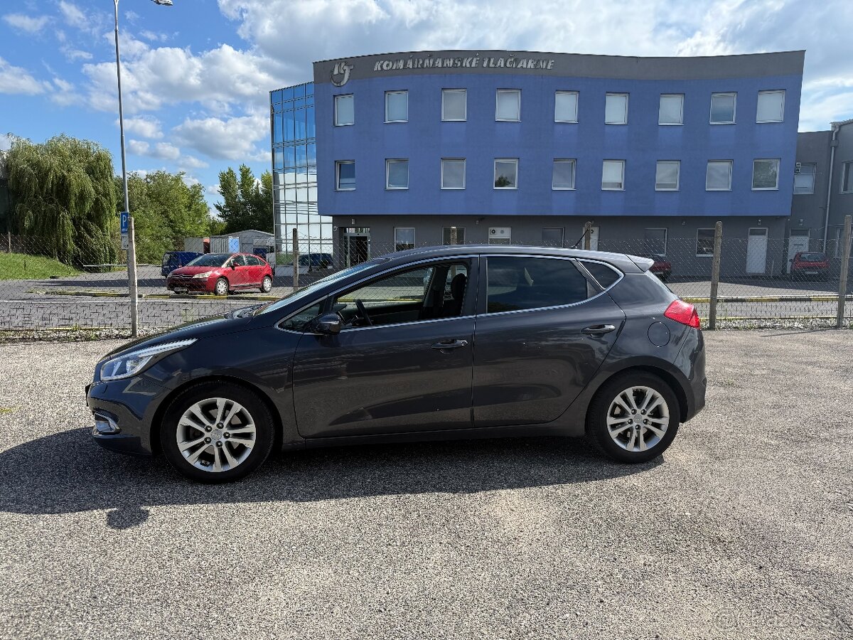 Kia Ceed 1.6 CRDI EX/Gold,94kw.M6.5d. Kupene v SR. - 6