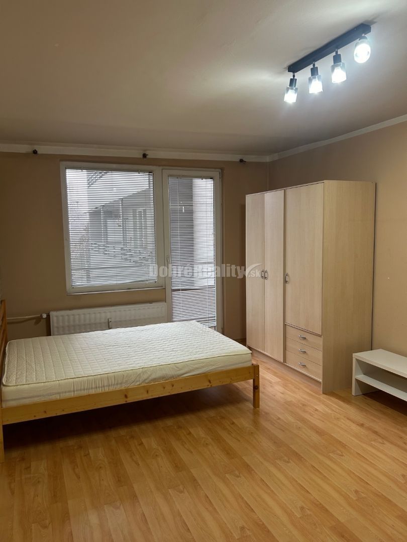 Rezervované: Predaj 1izb bytu na Nábrežnej ul. - 6