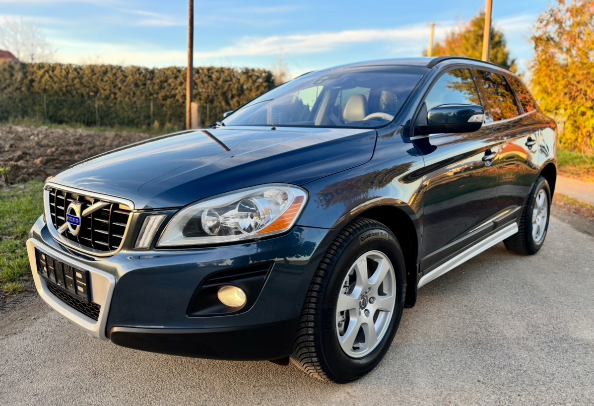 VOLVO XC60 2.4 D4 SUMMUM MANUÁL - 6
