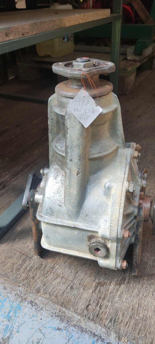 Aro 240 4x4 diferenciál,díly - 6