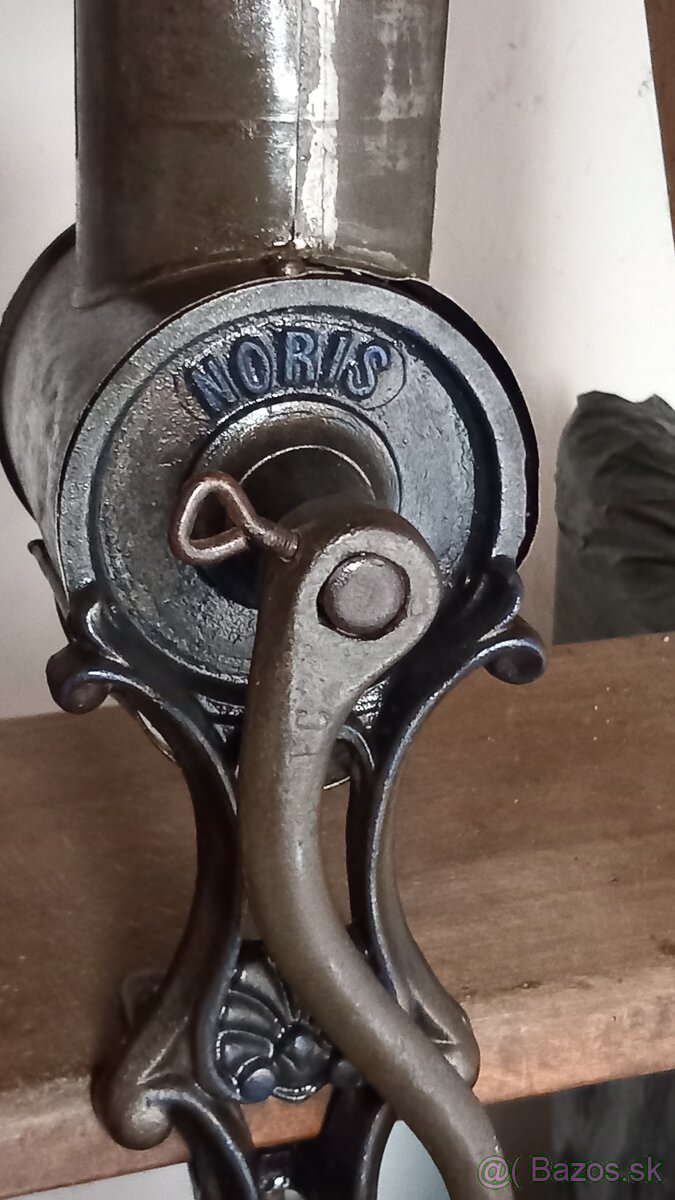 Starožitný liatinový mlynček - 6