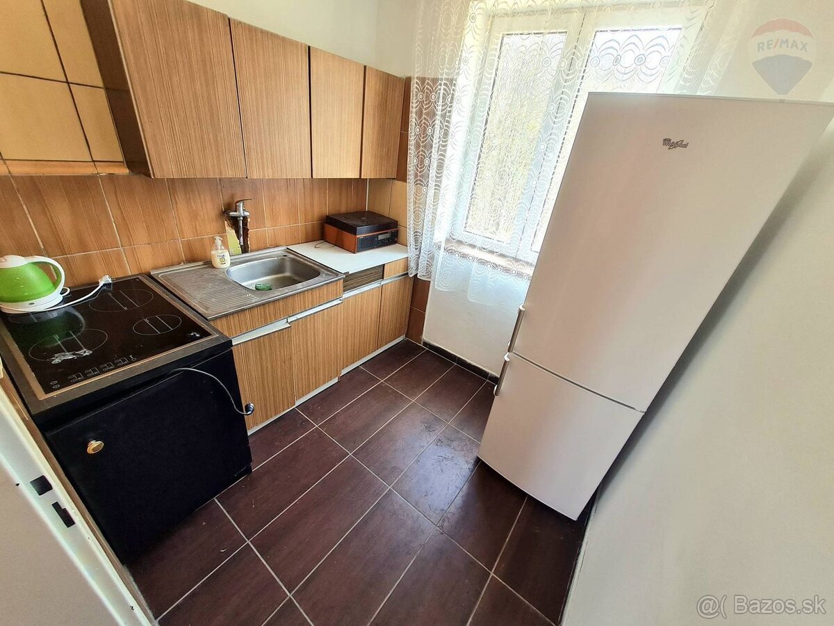 Super cenaVeľká chata v rekreačnej oblasti Valkov, na pre - 6