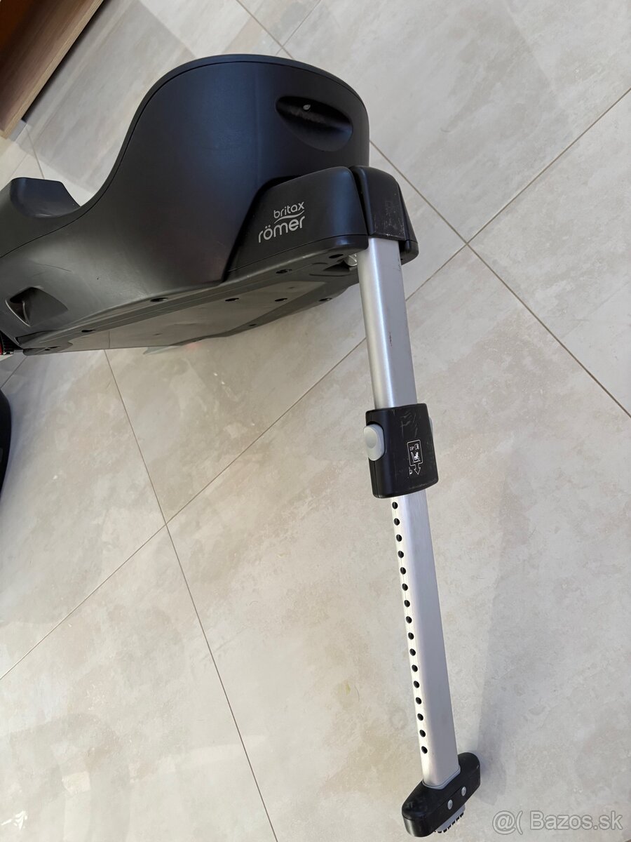 Britax Römer Baby-Safe i-Size + Flex Base - 6