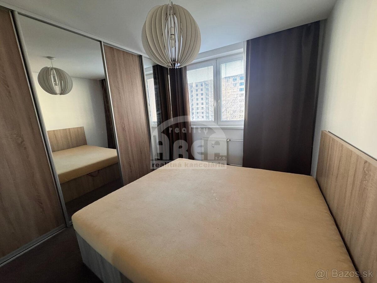 Na prenájom 4- izbový byt na sídlisku SNP v Michalovciach - 6