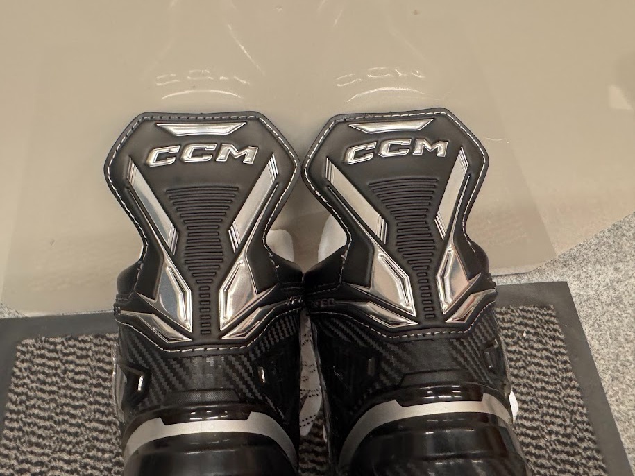 BRUSLE CCM XF60 vel 38,5/5 R - 6