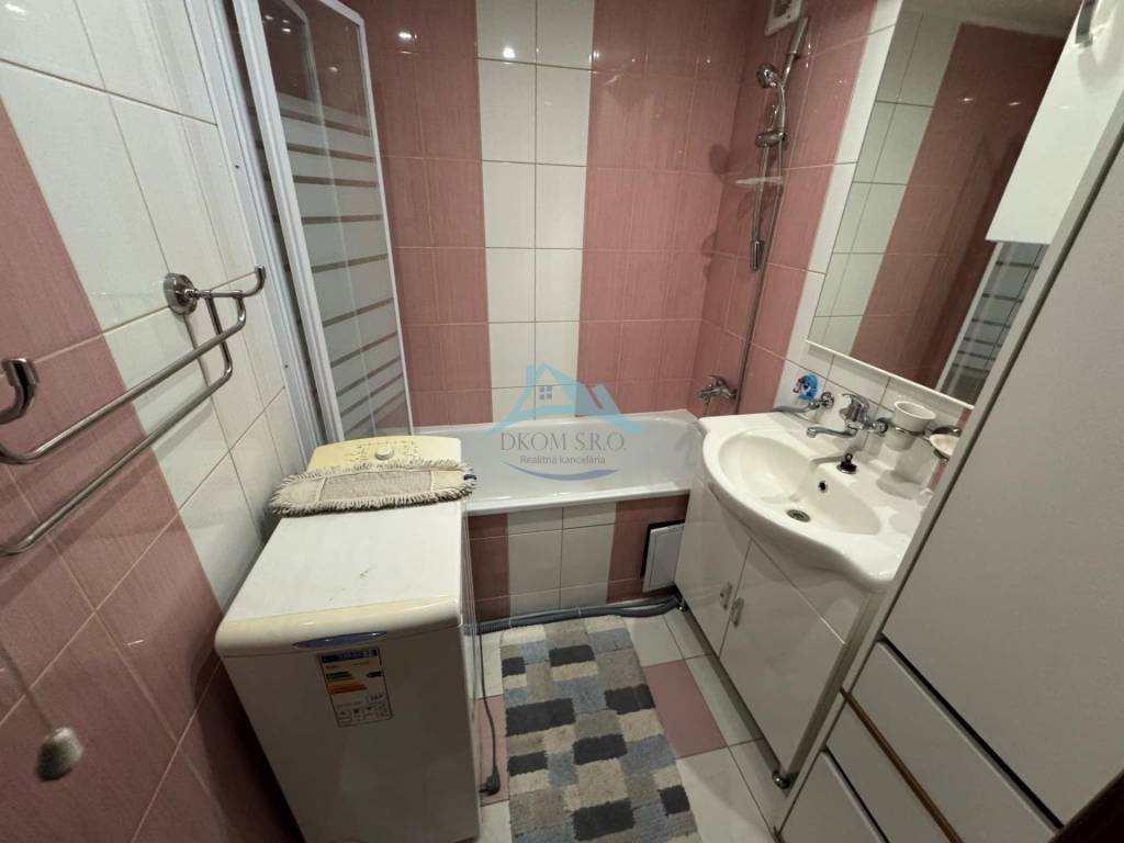 Na prenájom 2-izbový byt – Šahy, ul. Janka Kráľa - 6