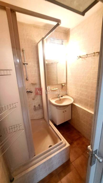 Veľký 3izbový BYT+GARÁŽ v blízkosti centra Banskej Bystrice, - 6