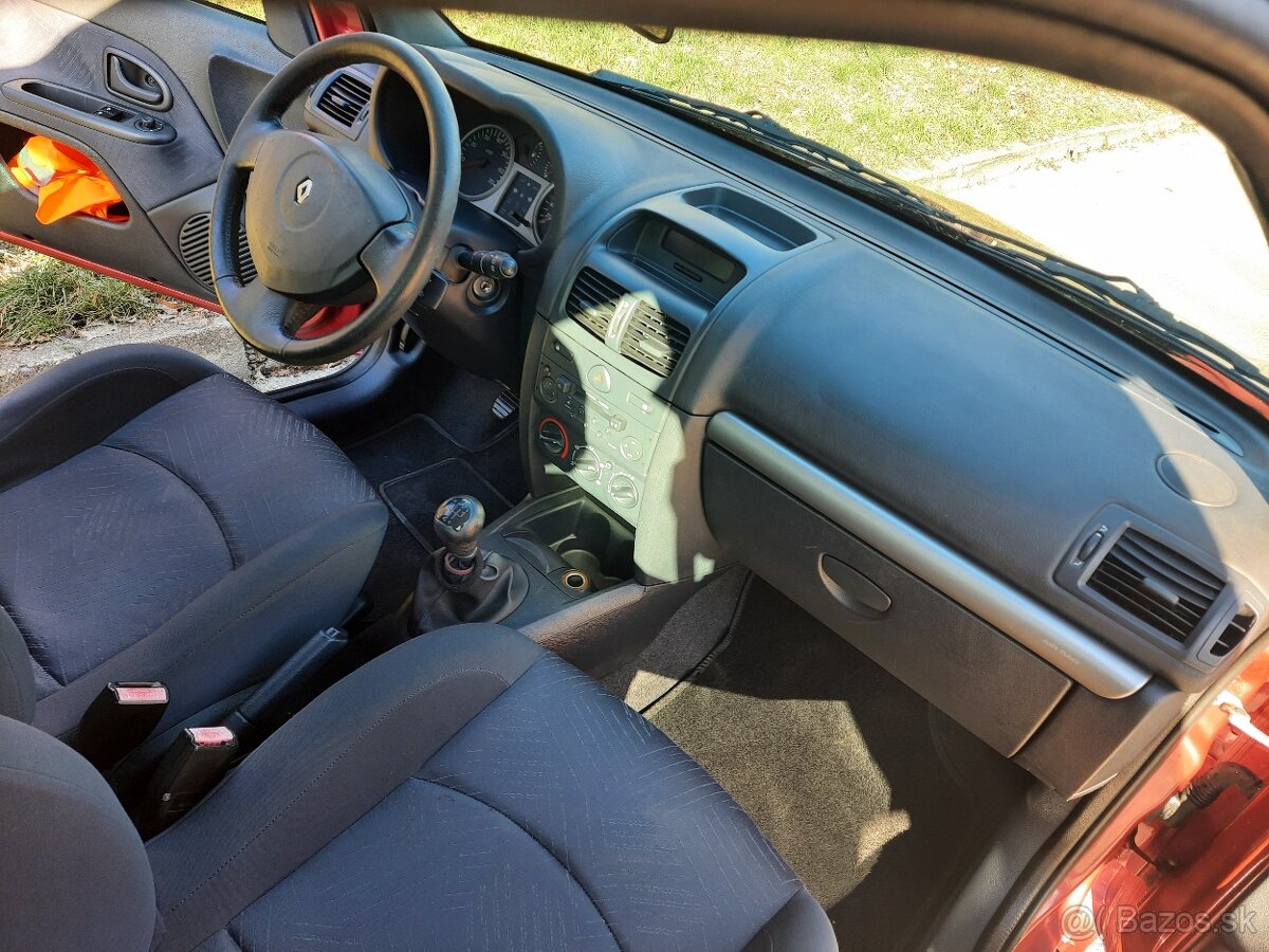 Renault Clio 1.4 16v - 6