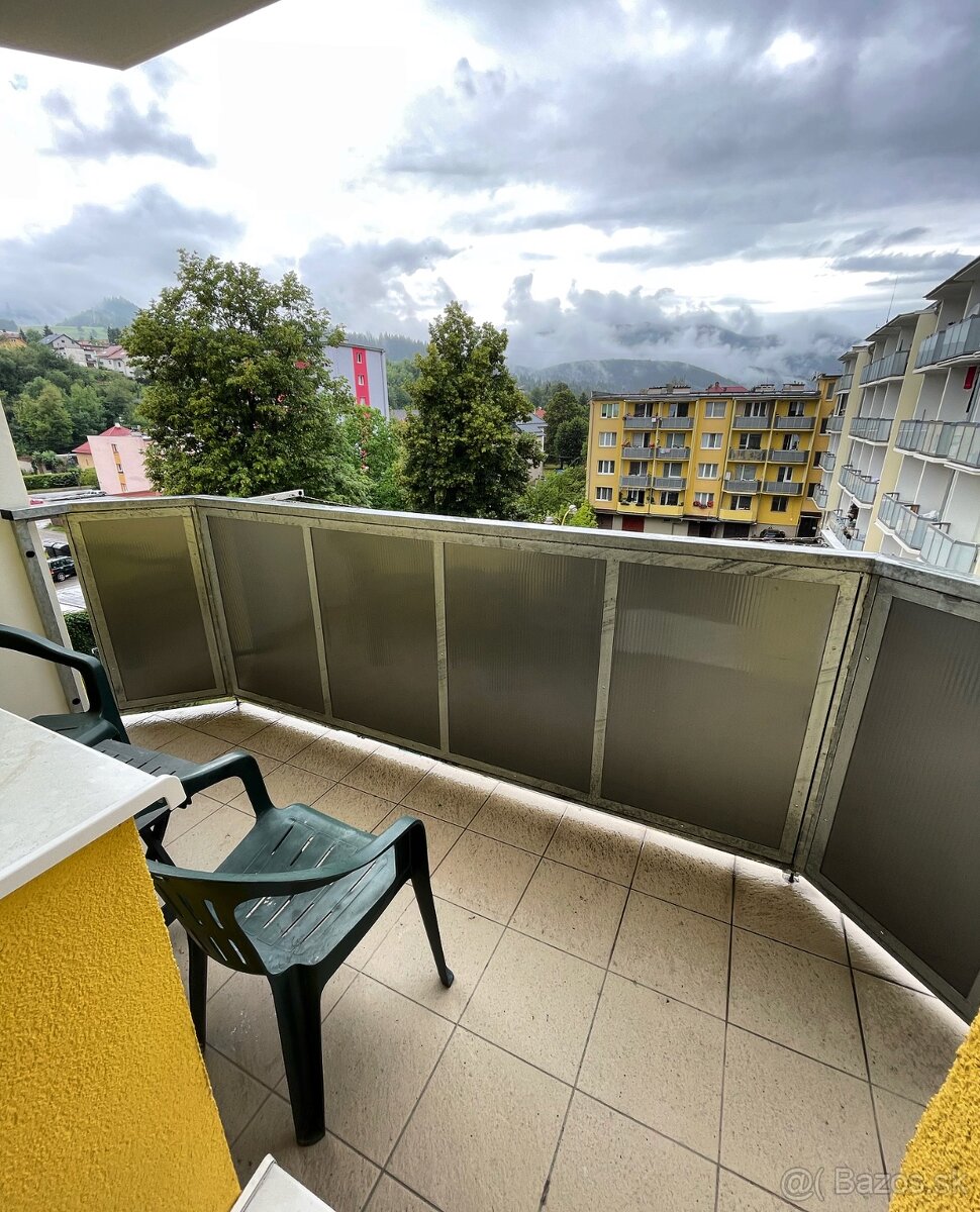 priestranný dvojizbový byt v centre Ružomberka - 6