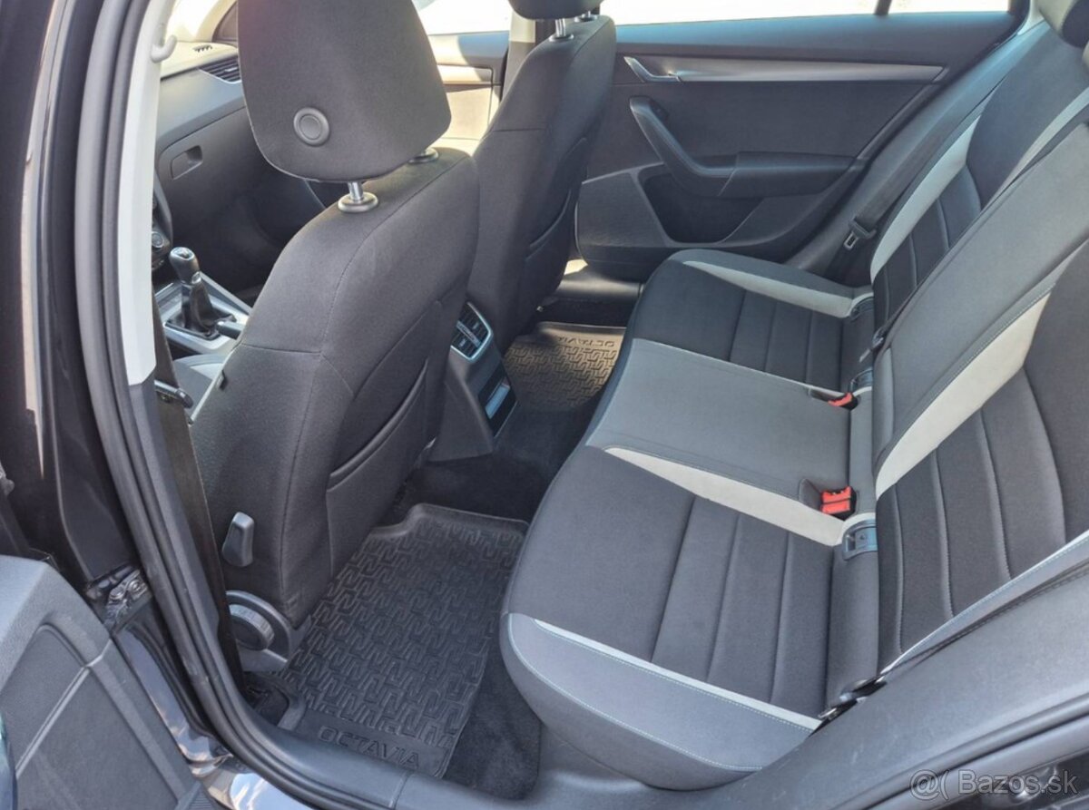 Škoda Octavia Combi 2.0 TDI Elegance/Style - 6