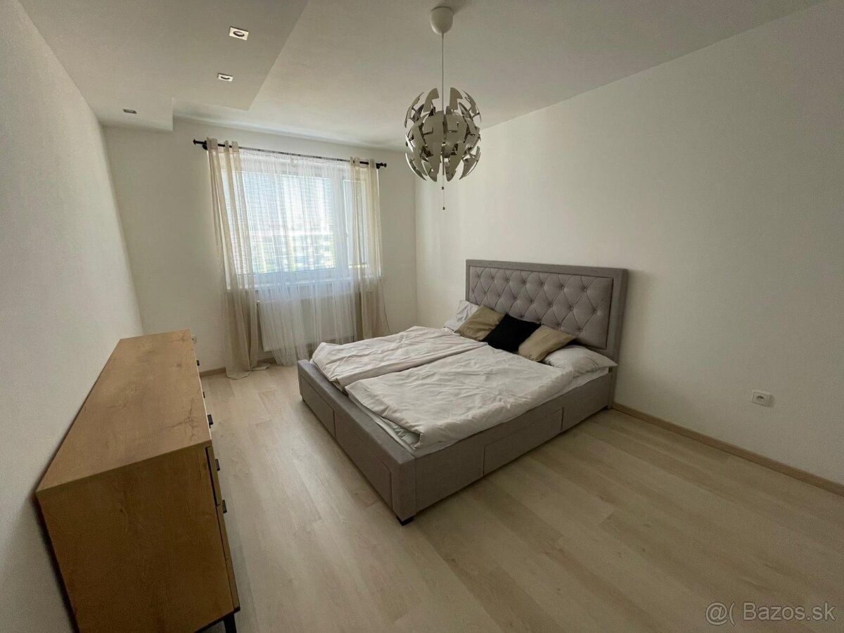 Predám veľký 3izb. byt sídl. West Galanta s parkovaním - 6