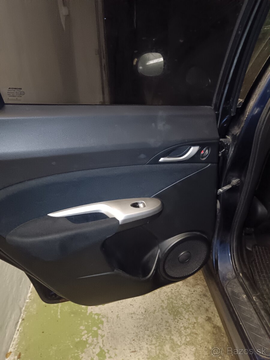 Predám Honda Civic 2.2 ctdi - 6