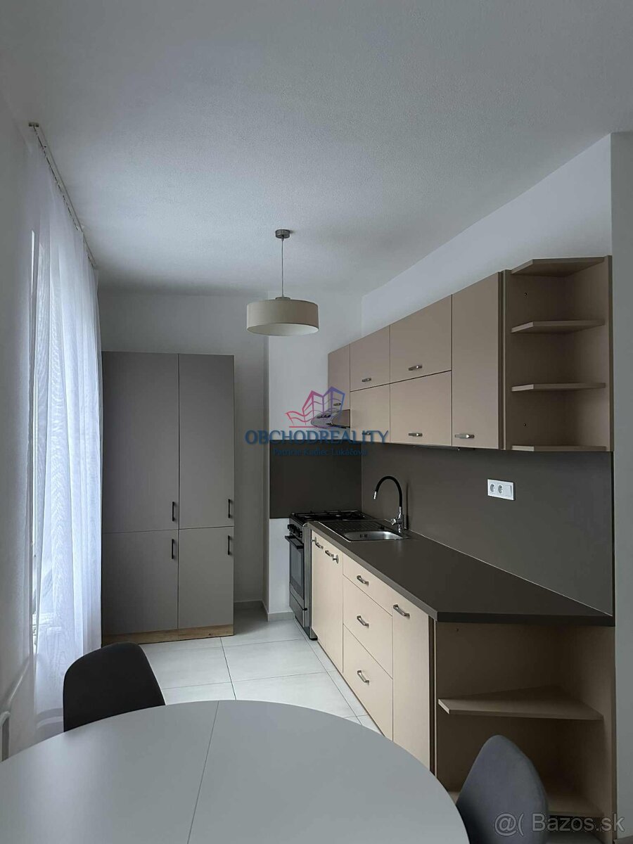 Zariadený 2 - izbový byt s balkónom, Humenné - 6