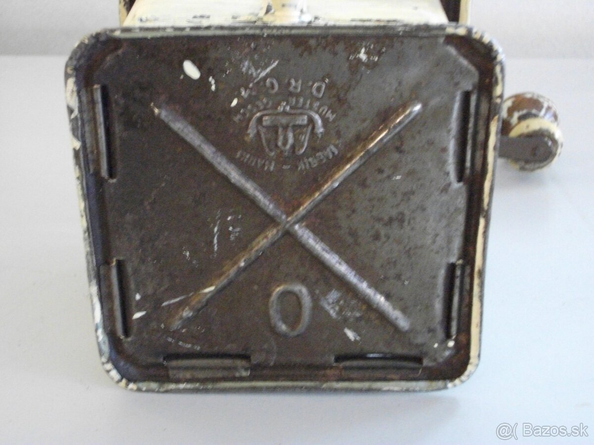 Starý,plechový mlynček na kávu.Lacno. - 6