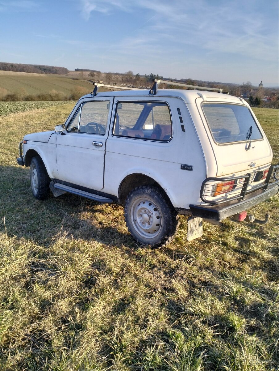 Lada Niva 4x4 1.6 - 6