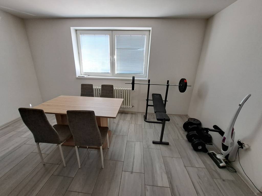 Predáme rodinný dom, pozemok 956 m2, Kmeťovo, okr. Nové Zámk - 6