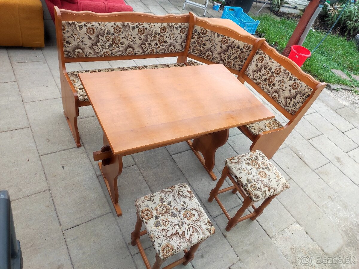 Jedálenský stôl - 6