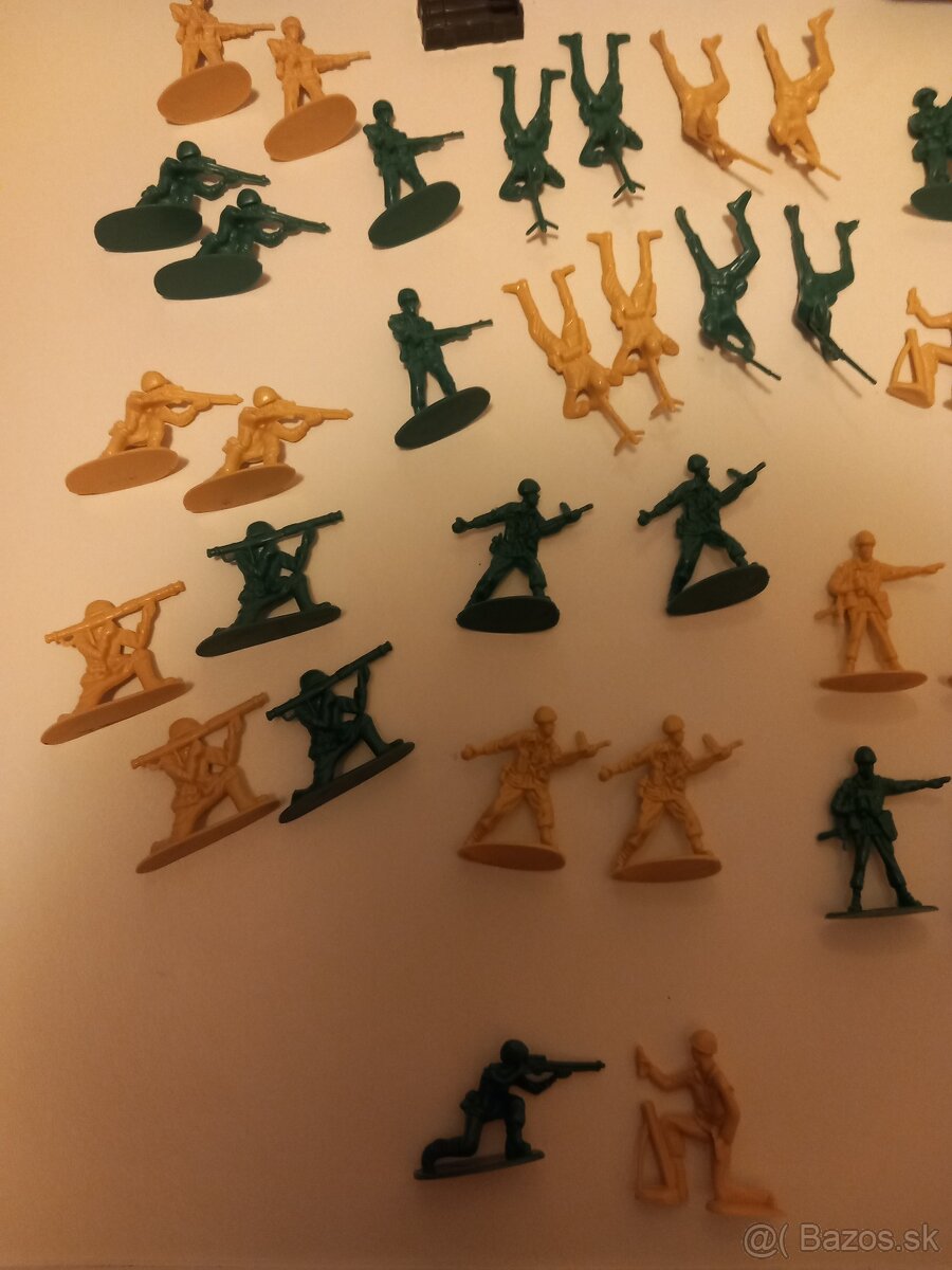 Veľká vojenská sada na hranie - 6