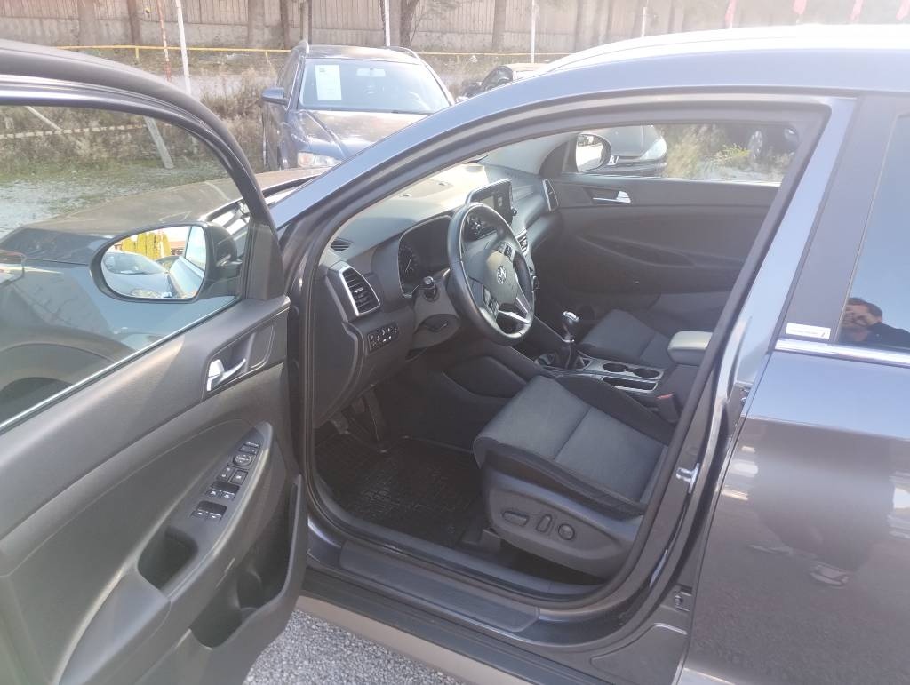 Hyundai Tucson 2.0 CRDi Premium 4x4 - 6