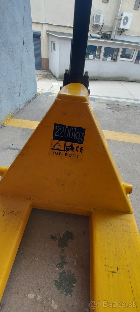 Paletový vozík 2200kg - 6