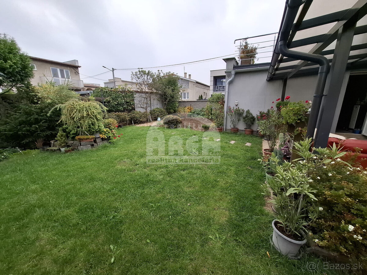 Dvojpodlažný rodinný dom v pokojnej lokalite Michaloviec - 6