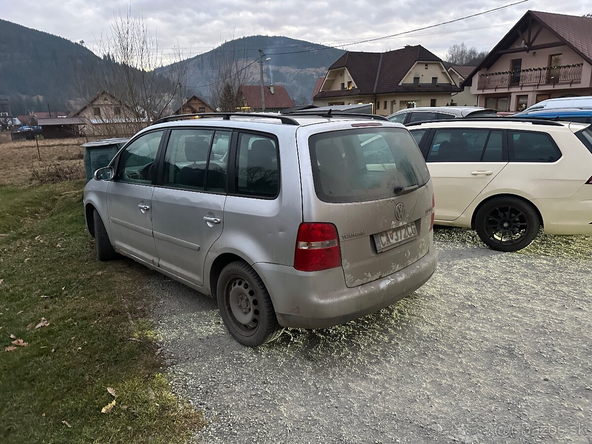 Volkswagen Touran 2.0 Tdi - 6