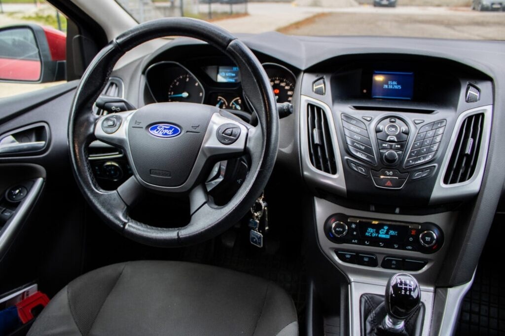 Ford Focus Combi 2011 - 6