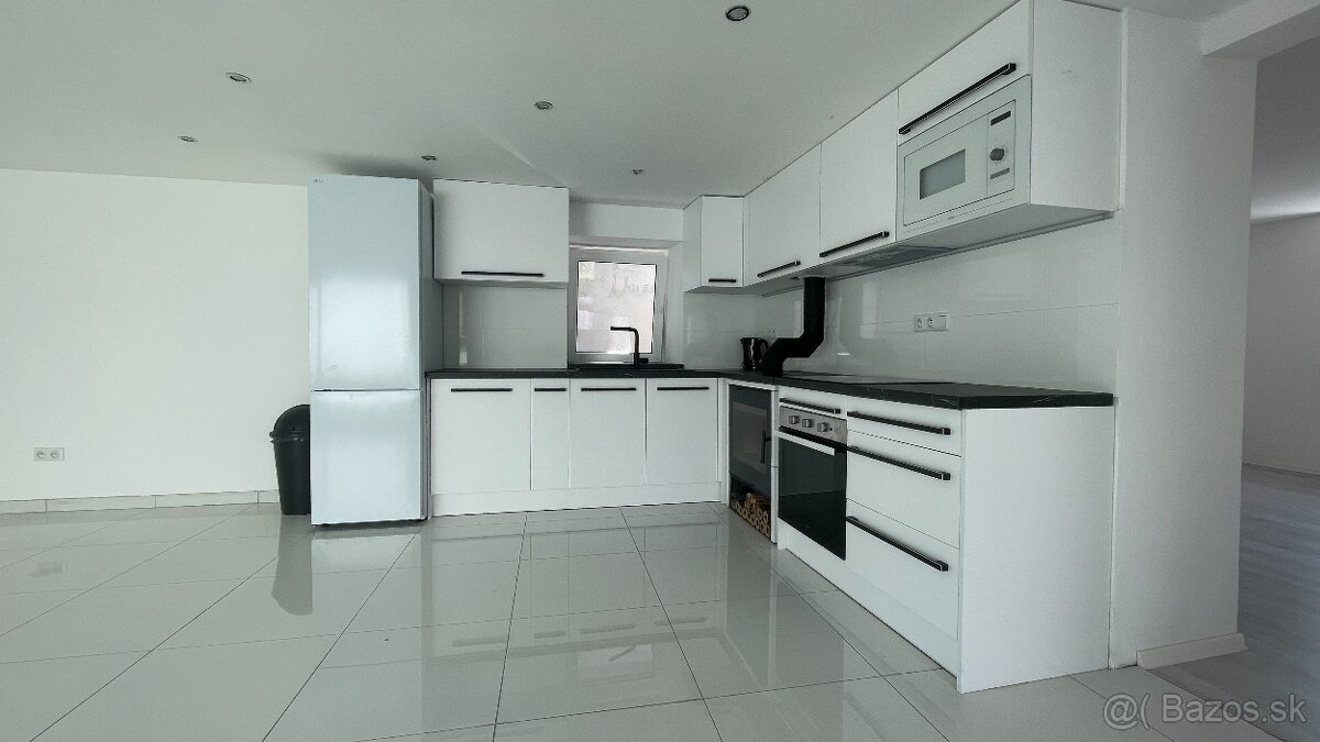 Zrekonštruovaný 2-izbový rodinný dom v obci T. Kľačany - 6