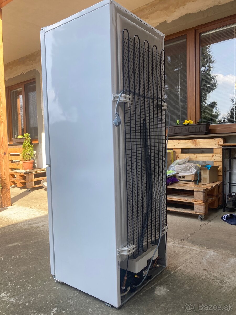 Chladnička s mrazničkou - 6