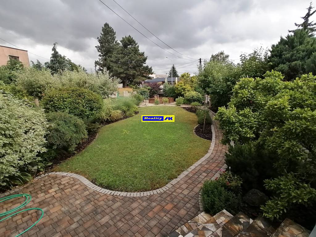 Priestranný rodinný dom v tichej lokalite Martin Priekopa - 6