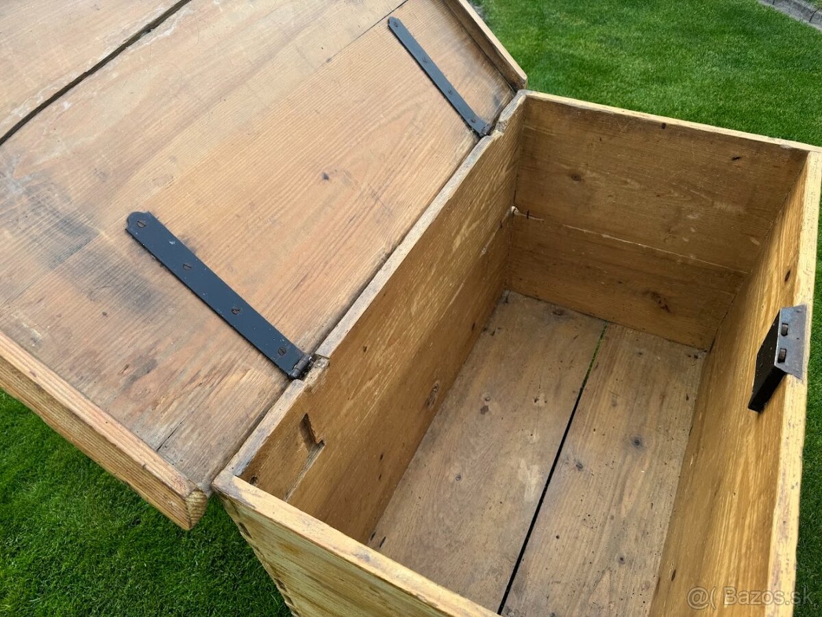 Stará drevená truhlica - 6