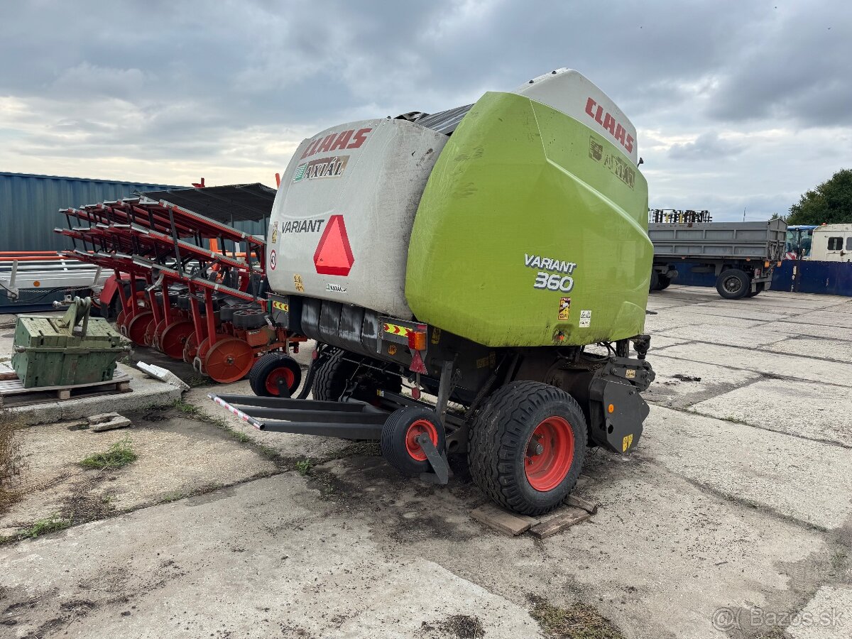 Lis na seno na guľaté okrúhle baliky - 6