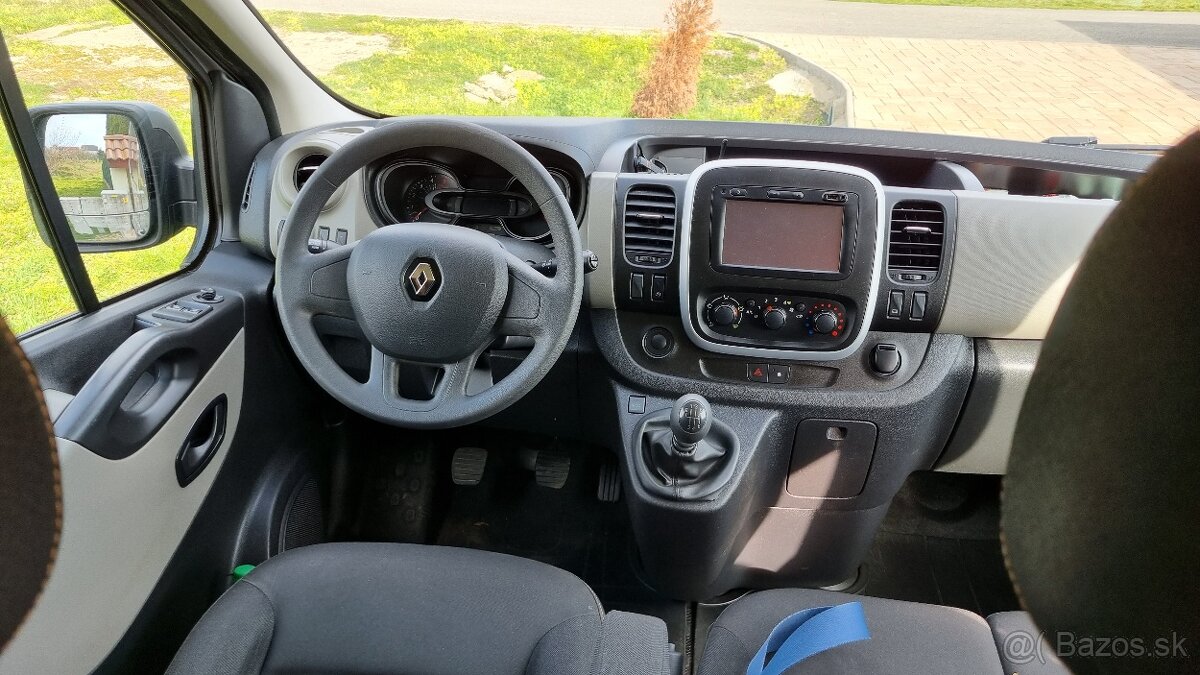 Prenájom 9 miestny Renault Trafic - 6