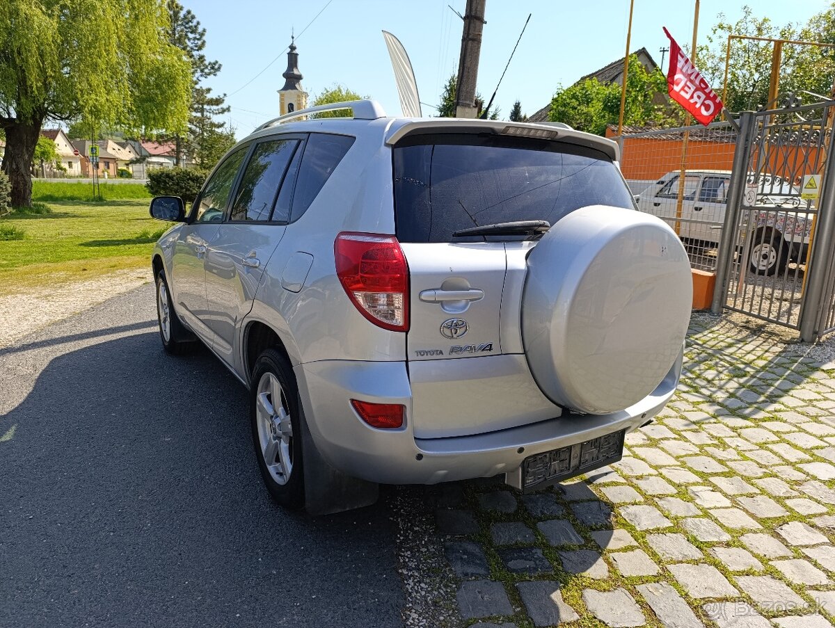 Toyota RAV4 2.2D 4WD 100kW/136PS, 4×4, M6 - 6