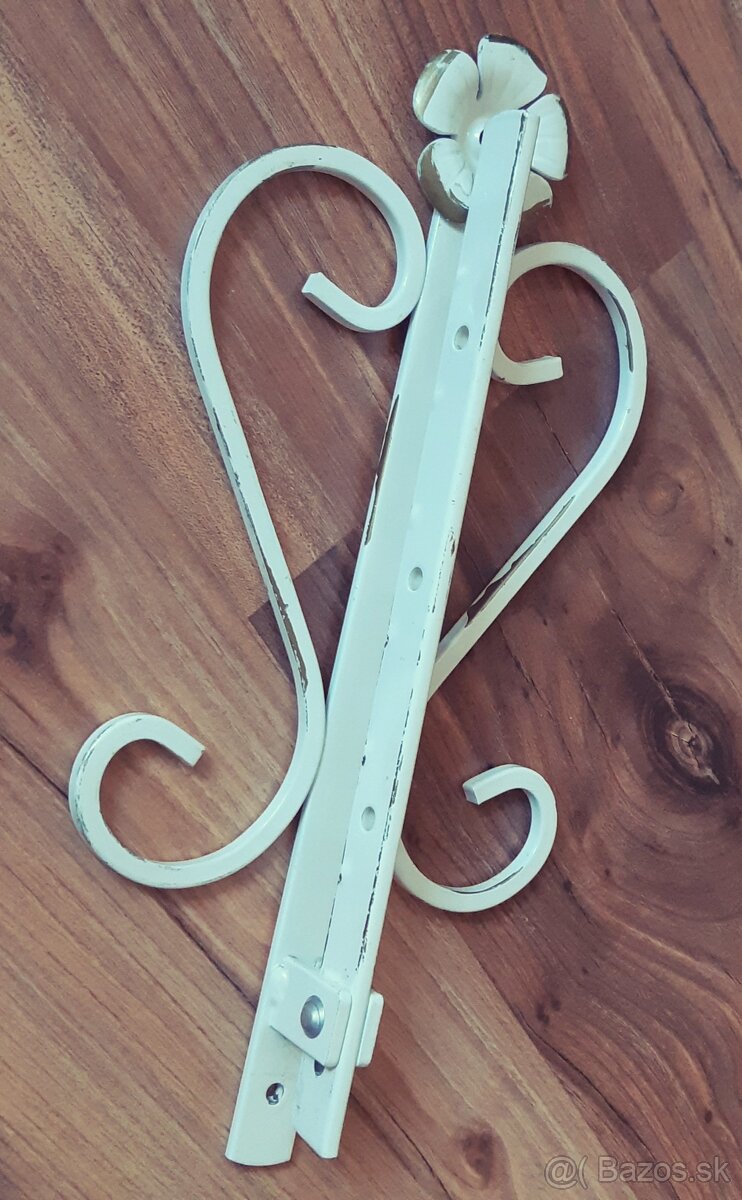 Vintage kovovy vesiak na stenu - 6