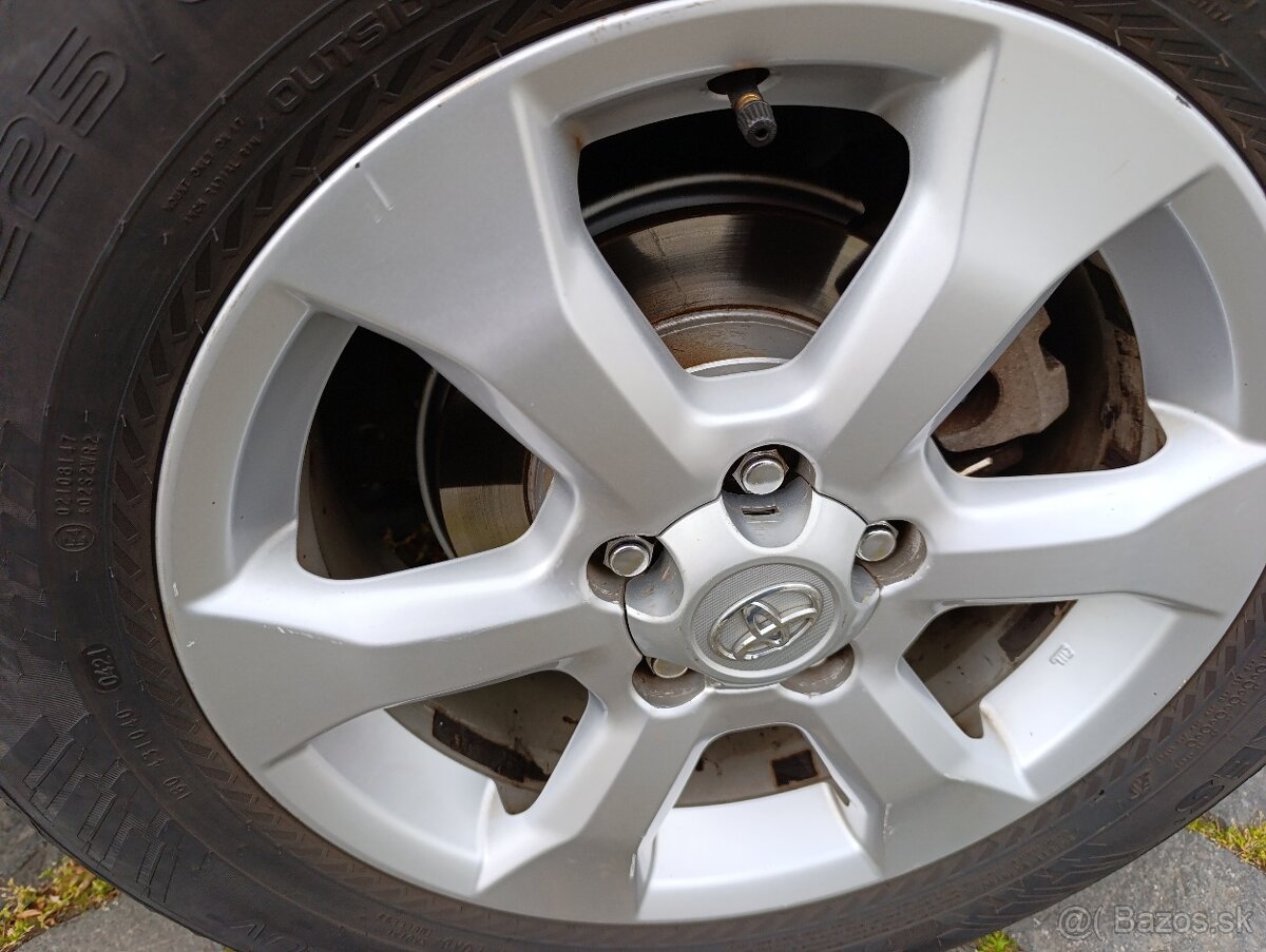 Toyota RAV4 4×4 2.2D-4D, Kamera , Navi, Koža - 6