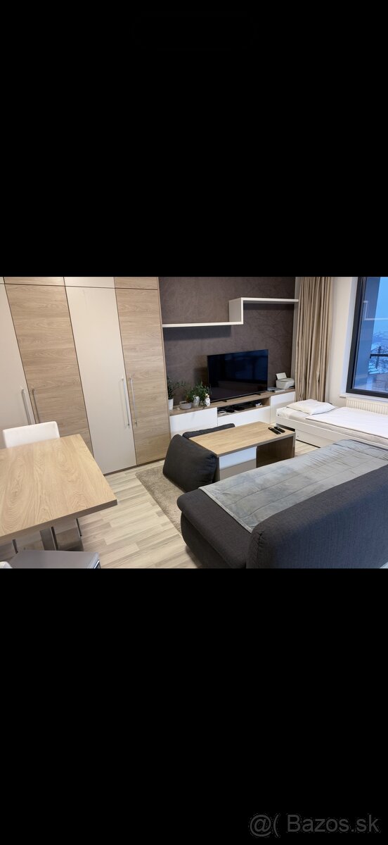 Jedinečný 1-izbový byt pod Slavínom - 6