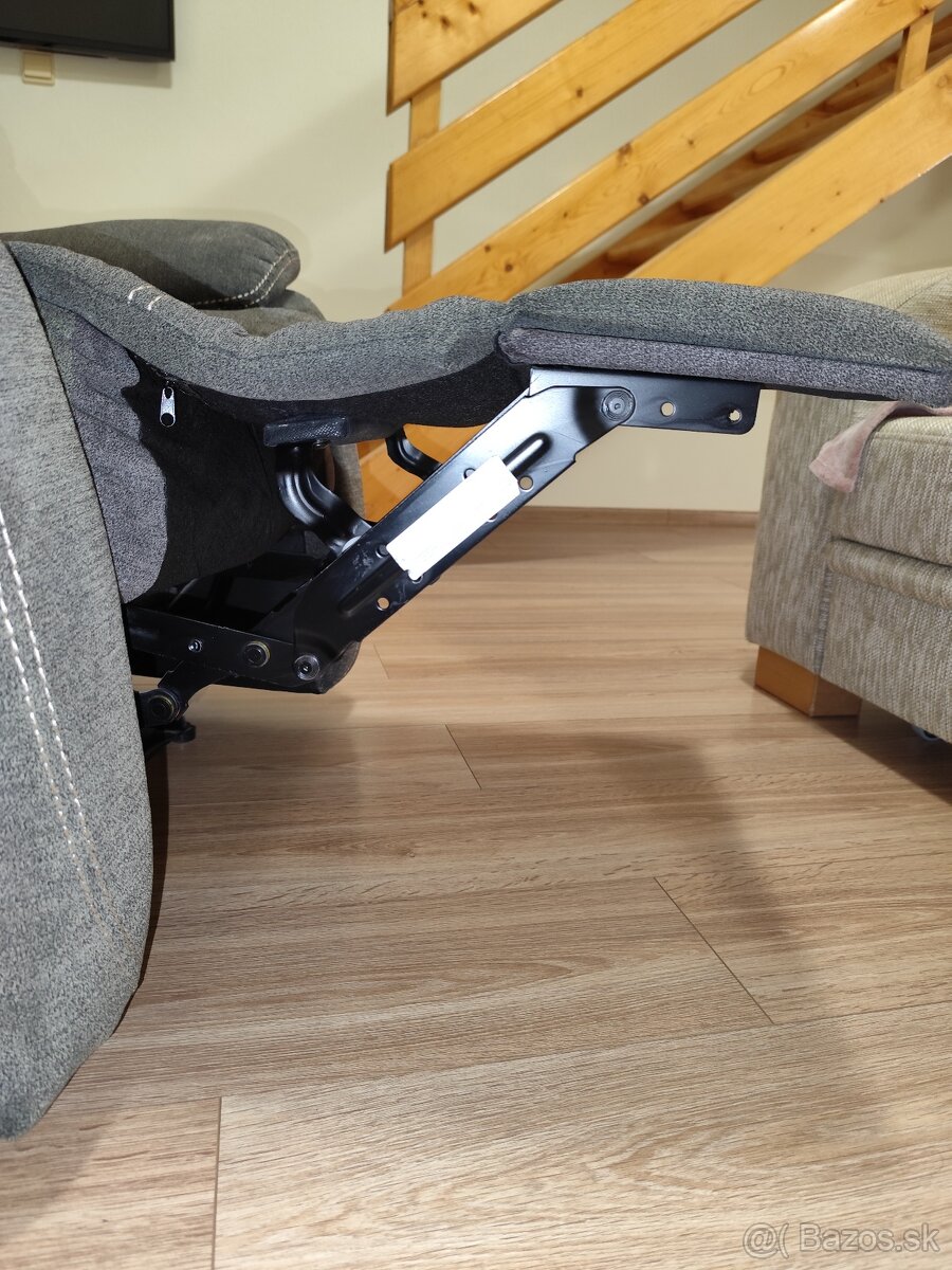 Rozkladacie sivé kreslo - 6