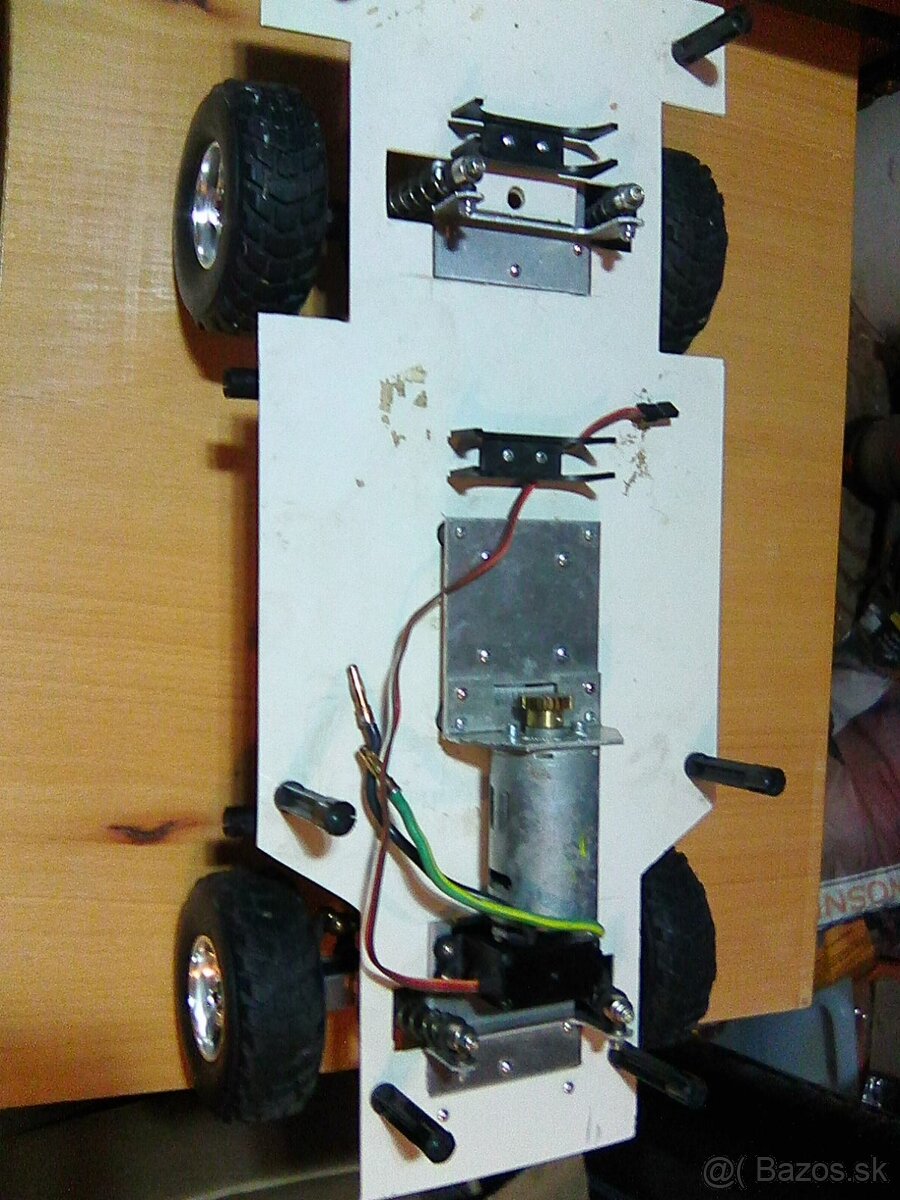 Predám: Rc auto Robbe Landrover Discovery 1:10. - 6