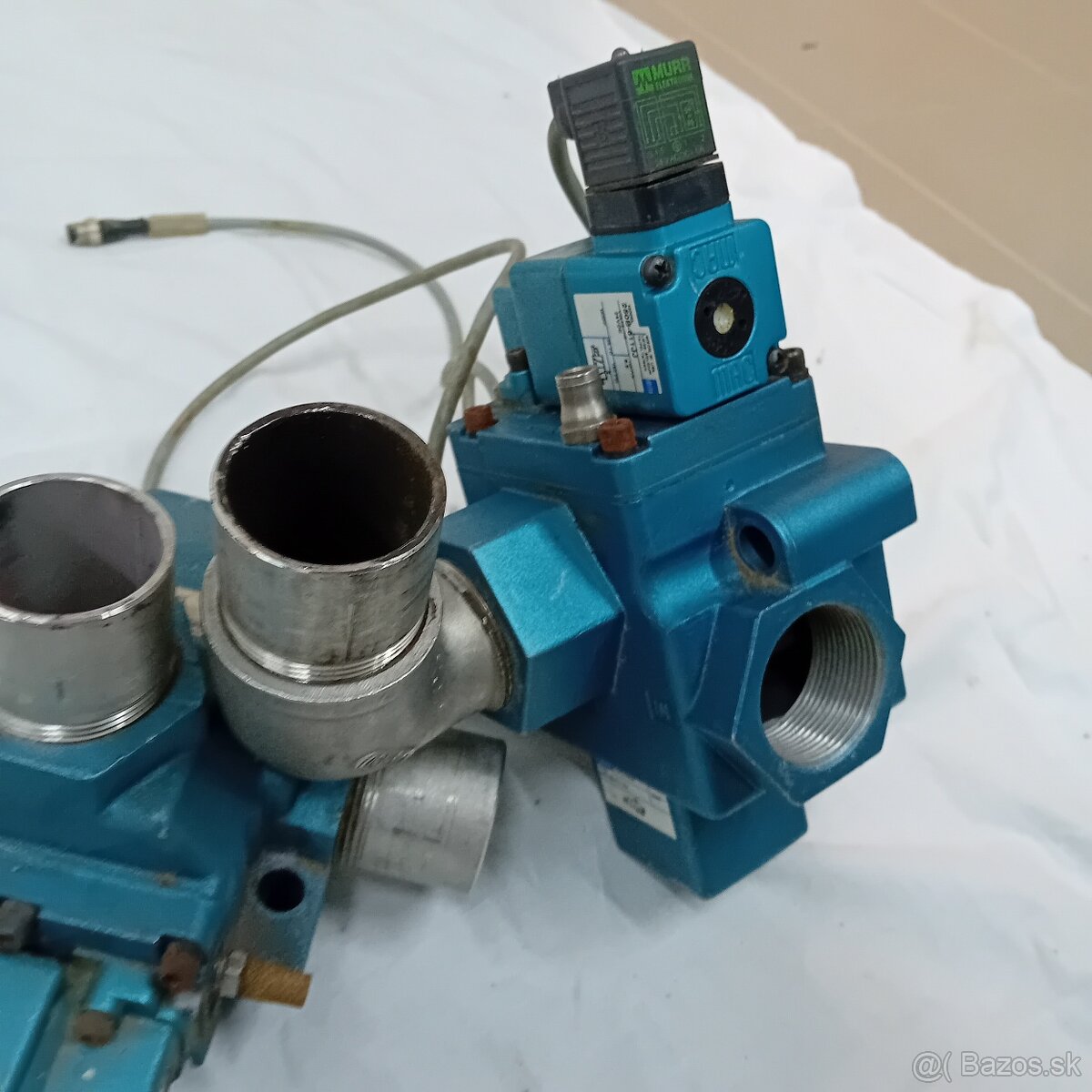 Preumaticky 2/ 3 cestny ventil - 6