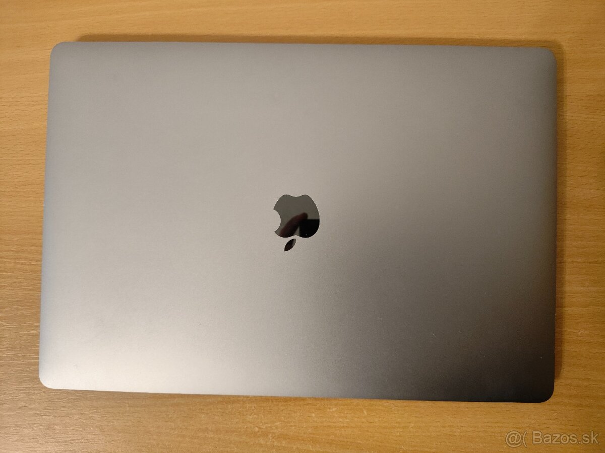 MacBook Pro 15 2017 | i7 • 16GB • 256GB SSD - 6
