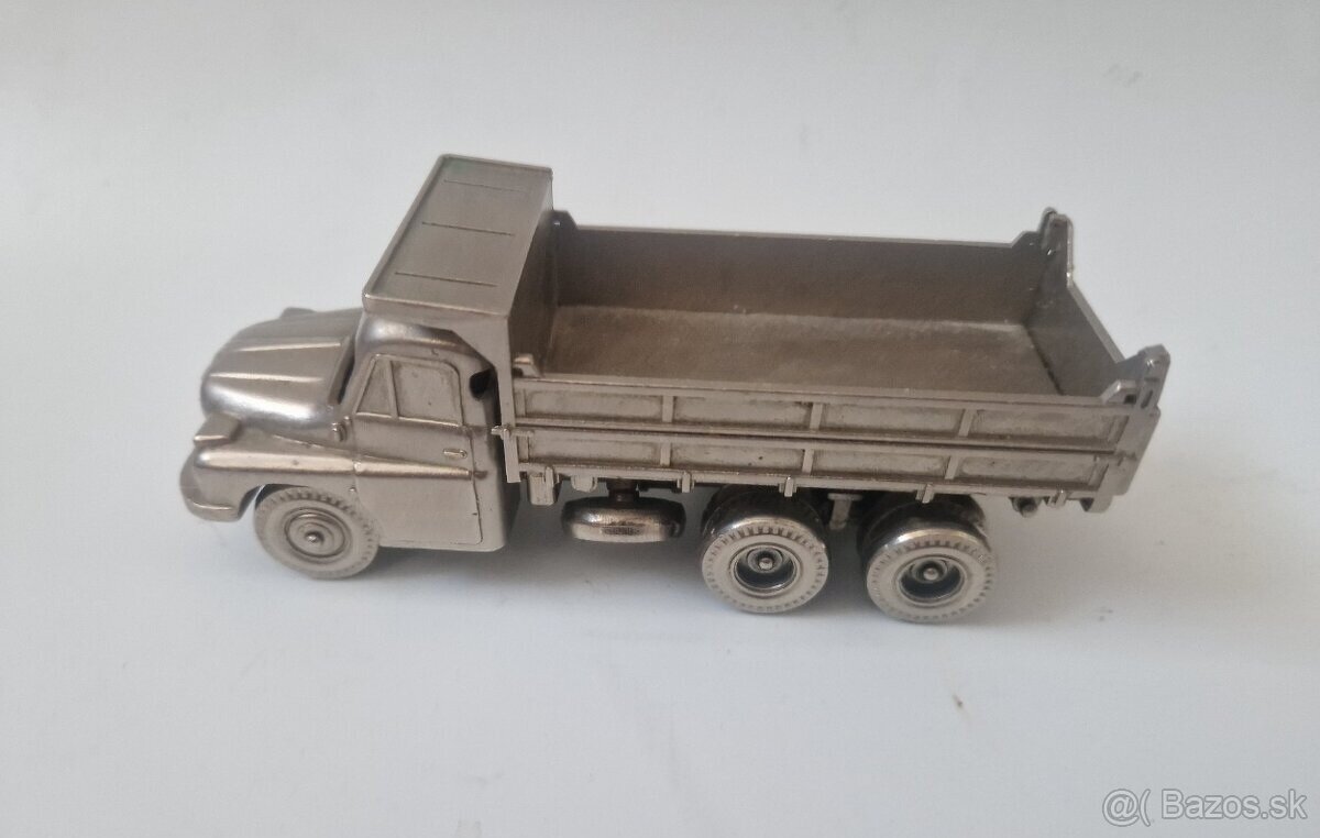 TATRA 148 kovový model - 6