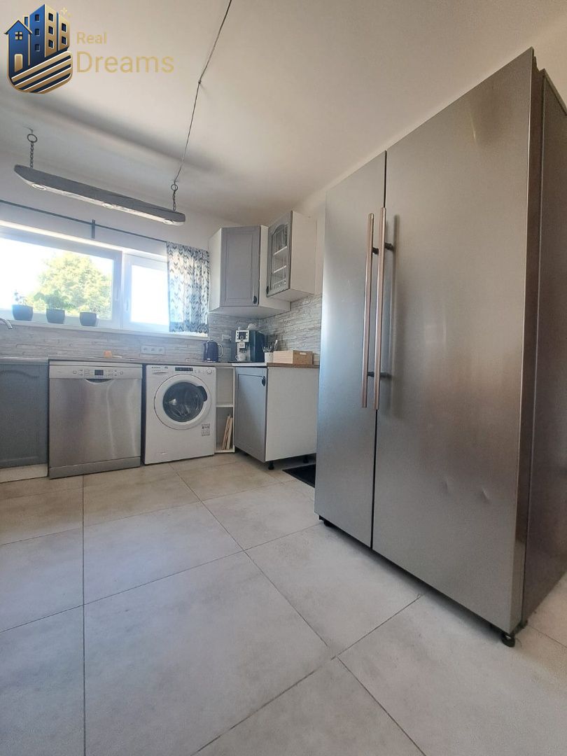 Exkluzívne na predaj 5 izbový rodinný dom - 6