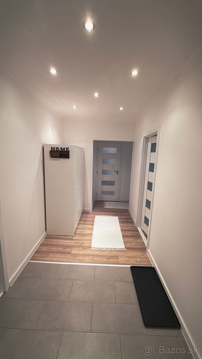 Priestranný a svetlý 3-izbový byt - 6