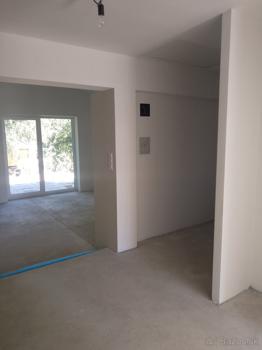 Novostavba - samostatne stojaci r. d. Kaplna - 6