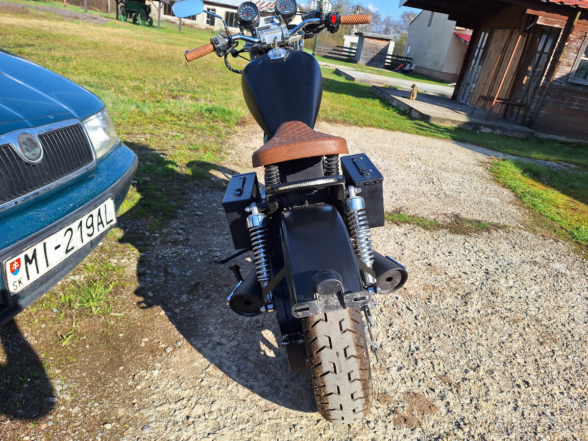 Kawasaki LTD 450 - 6