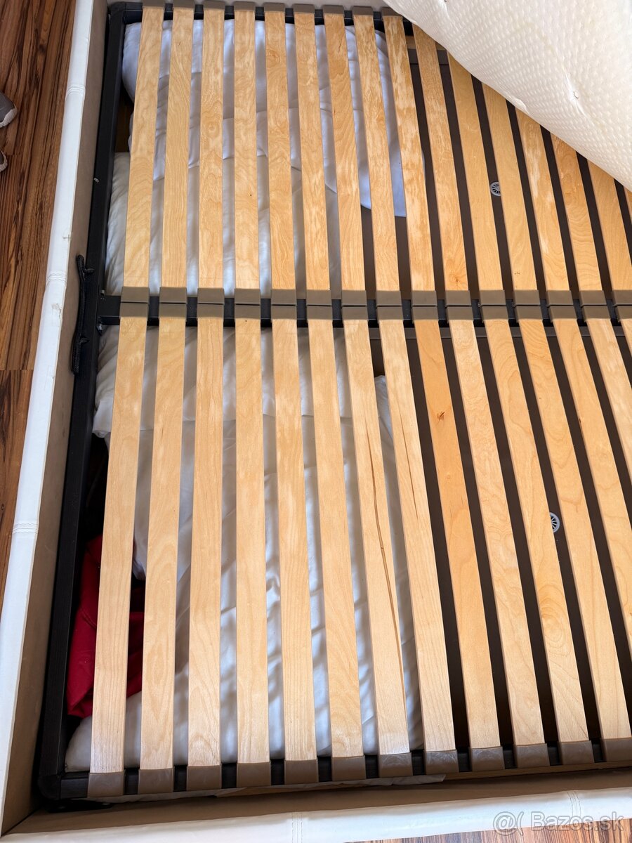 Posteľ s roštom a matracom - 6
